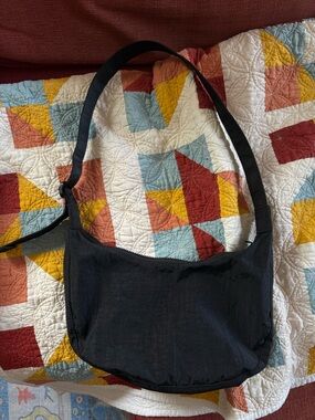 BAGGU Black Shoulder Bag with Adjustable Strap (short strap)